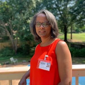 Meet your Posher, Pamela